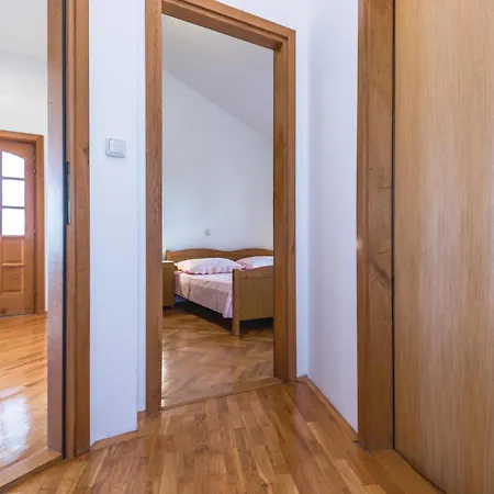 3 Bedroom Amazing In Apartamento